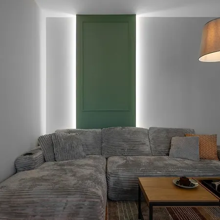 Nestio Premium Designer - 1br & 2br Gems Plowdiw